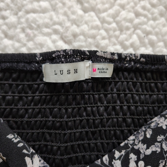 *5 for $25* Lush Med Black White Floral Blouse Sheer Sleeves Ruched Smocked Top - Picture 5 of 16